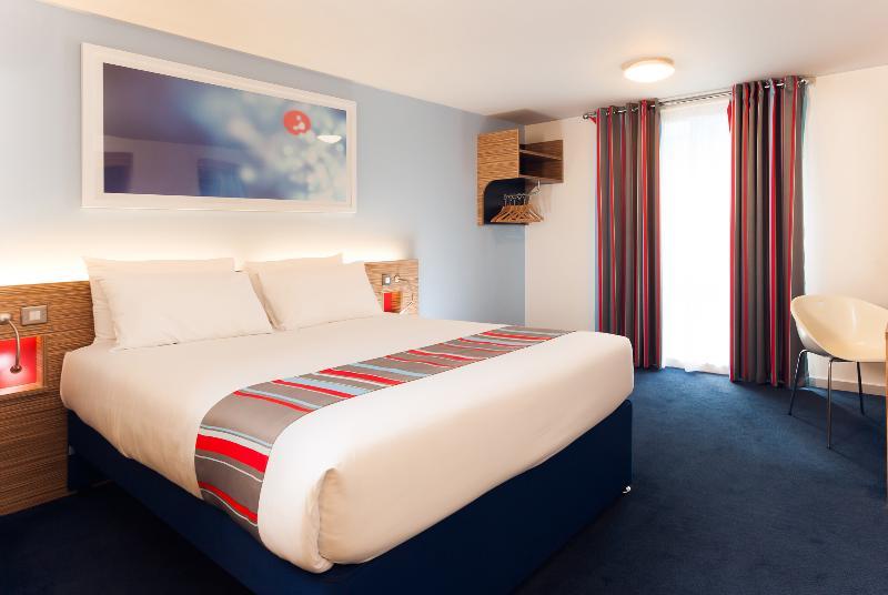 Travelodge Cardiff Central Queen Street Exterior foto